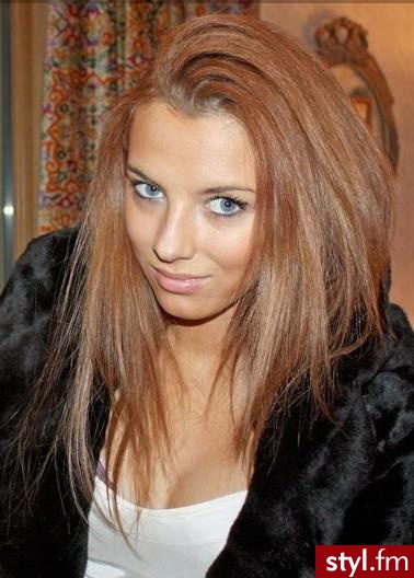 Rude Rozpuszczone Proste Na co dzień Średnie Fryzury