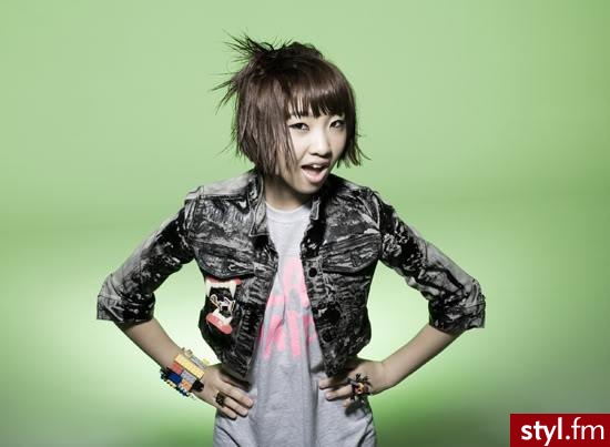.... 2ne1 - Średnie Fryzury