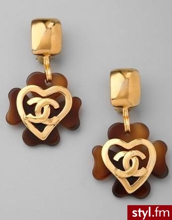 Kolczyki vintage Chanel. Kolczyki vintage Chanel. Można je kupić w internetowym sklepie Shopbop. Kosztują od 550 do 995 dolarów. - Pozostałe Dodatki Moda