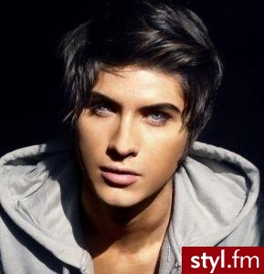 PRZYSTOJNIAK - Średnie Męskie Fryzury