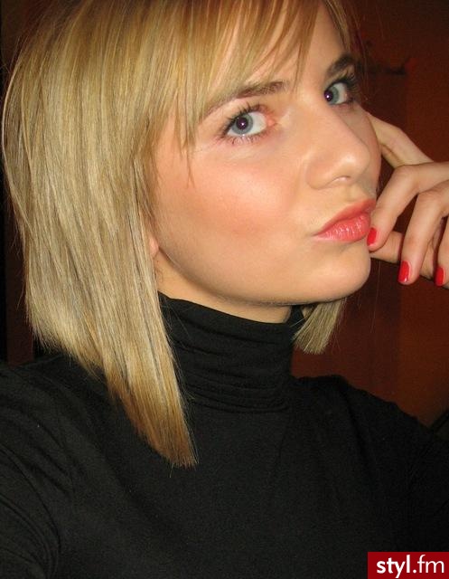Średnie Fryzury