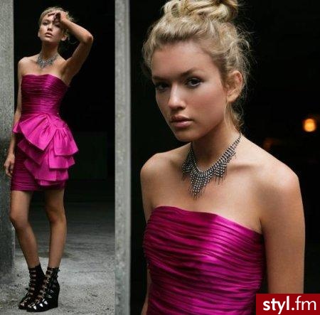 Kiecka. - Moda uliczna Inne Moda
