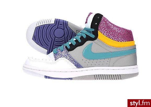 Bardzo stylowe buty nike :) kosztuja one : £59.99 dostępne na stronie : www.jdsports.co.uk ;) - Pozostałe Buty Moda
