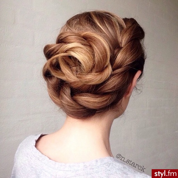 Wieczorowe Długie Fryzury