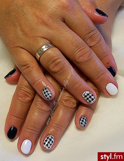 manicure hybrydowy - Migdałki Stempelki Naturalne Paznokcie
