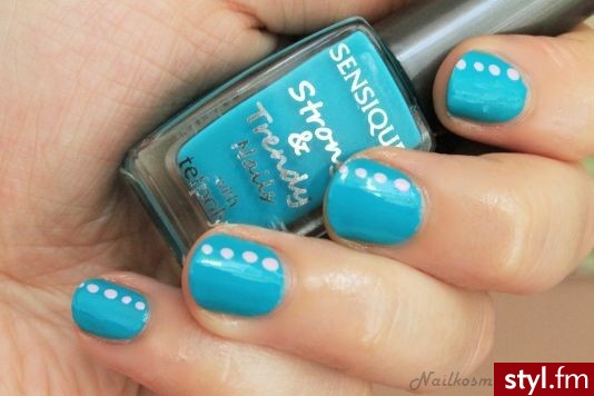 Zwyczajnie z kropką.....nailkosmetisch.npx.pl  - Naturalne Paznokcie