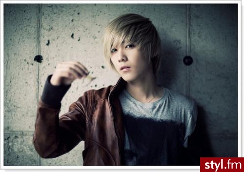 Lee Hong Ki. Lee Hong Ki - Średnie Męskie Fryzury