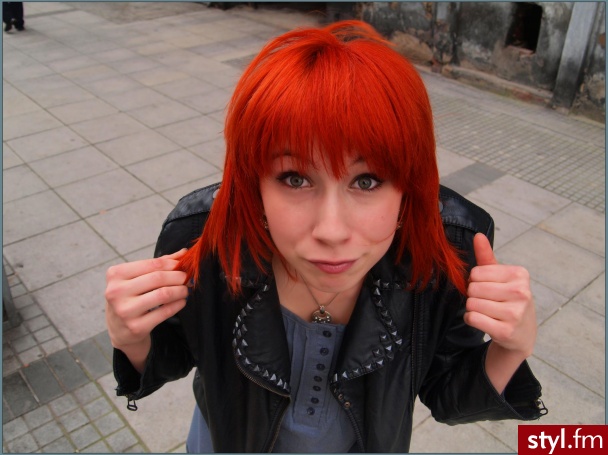 Średnie Fryzury