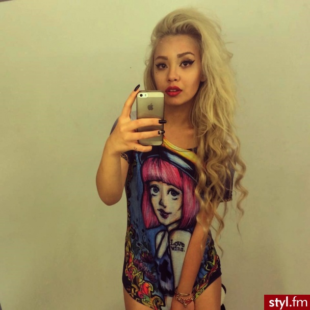 Blond Rozpuszczone Kręcone Na co dzień Długie Fryzury