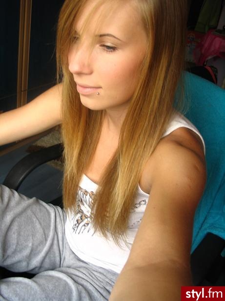 Długie włosy. Wiem, wiem... moje włosy nie są w najlepszej formie :) - Długie Fryzury