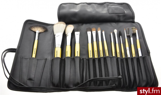 Kryolan Zestaw 14 pędzli z etui - Portfele i etui Dodatki Moda