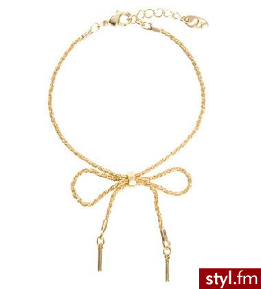 Od jakiegoś czasu modne są wszelkiej wielkości i formatu kokardki, dlatego nie czekaj dłużej tylko załóż na szyję ten o to wisiorek - Armani Exchange za który zapłacisz jedyne 24$ - Pozostałe Dodatki Moda