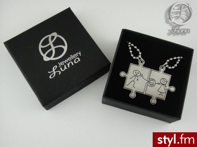 Japan Style PROMOCJA! WISIOREK PUzzLE DLA zAKOCHANYCH 8621-870FD - Naszyjniki Biżuteria Moda