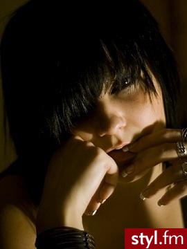 Czarne Rozpuszczone Proste Na co dzień Średnie Fryzury