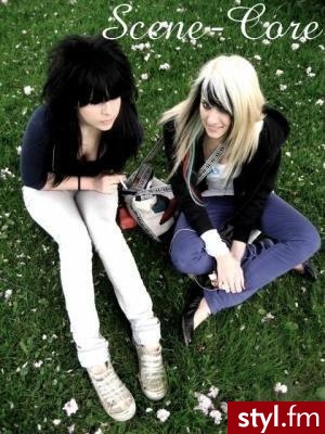to nie moja fotka ^^ jeżeli to zdjecie znajduje sie juz w galerii prosze napisac, to usune xd - EMO Alternatywne Średnie Fryzury
