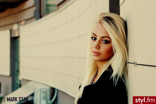 Blond Rozpuszczone Proste Na co dzień Długie Fryzury