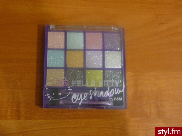 eye shadow Hello Kitty. Moje kolorowe cienie ;) "Hello Kitty eye shadow by H&M" : ) 12 kolorów za 19,90 zł :) - Misz-masz