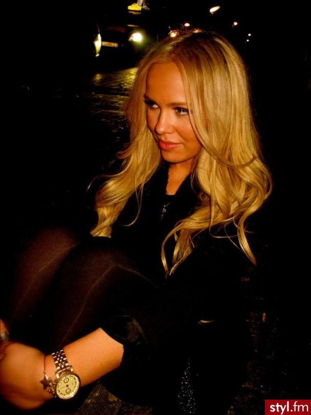 Blond Rozpuszczone Kręcone Na co dzień Średnie Fryzury