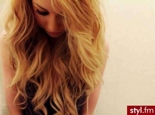 Blond Rozpuszczone Kręcone Na co dzień Długie Fryzury