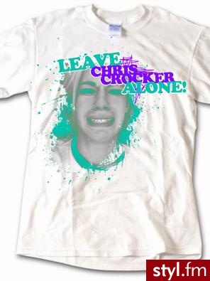 Chris crocker. Bluzka projektu Chris`a Crocker`a
Tu jest link jak byście chcieli kupic :)

http://www.districtlines.com/Chris-Crocker - Pozostałe Ciuchy Moda