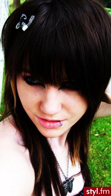 To nie mój fryz i nie moje foto! - EMO Alternatywne Średnie Fryzury