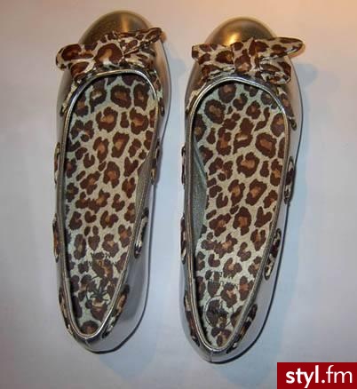 Balrinki z centkami są modne i eleganckie. Nie pasują akurat do każdego stroju,ale Np.Spodnie dzisnowe rurki.tak ! - Pozostałe Buty Moda