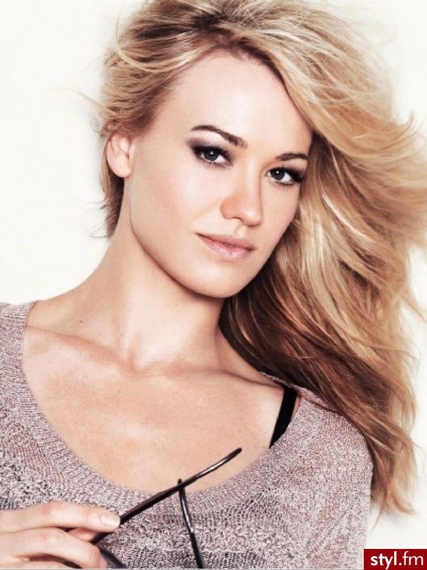 Yvonne Strahovski - Blond Rozpuszczone Proste Na co dzień Długie Fryzury