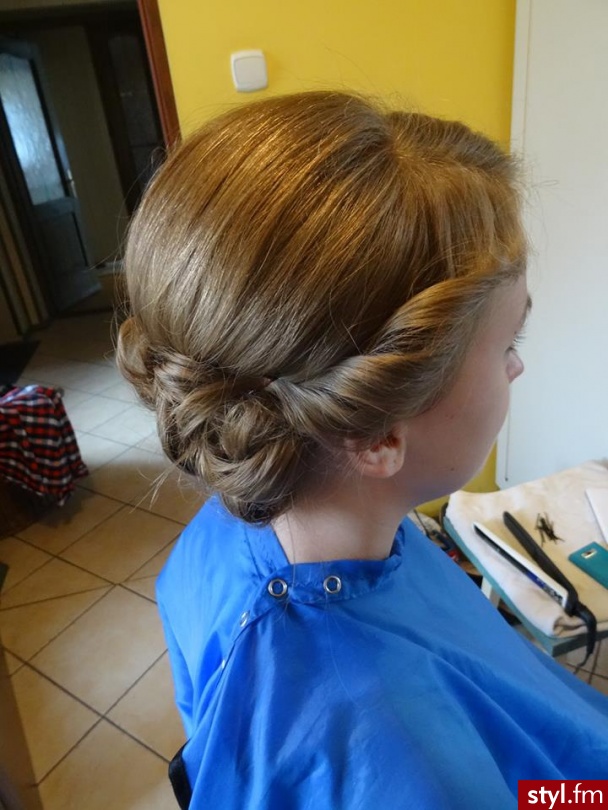 Blond Kok Proste Wieczorowe Średnie Fryzury