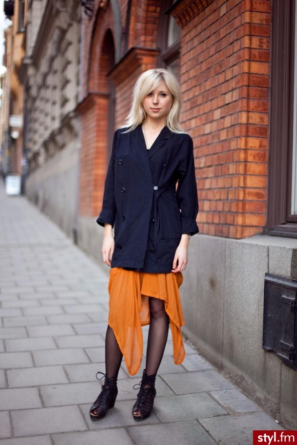 Jeżeli zdjęcie znajduje się już w galerii poproszę o link - Moda uliczna Inne Moda