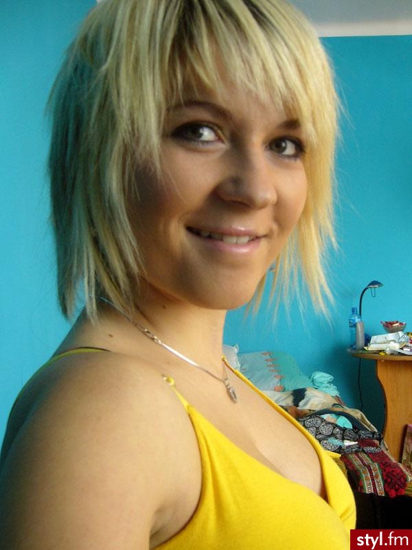 Średnie Fryzury