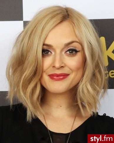 Blond Rozpuszczone Kręcone Na co dzień Średnie Fryzury