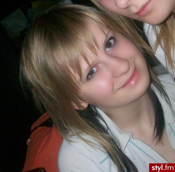 Średnie Fryzury