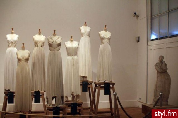 Sukienki Moda