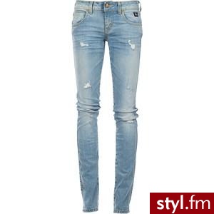 ROY ROGERS ANDY ELAST. LEO DENIM CHIARO STRETCH DENIM 002697 - Polyvore. Pobrano ze strony: http://www.polyvore.com/cgi/thing?id=28798804 - Pozostałe Ciuchy Moda