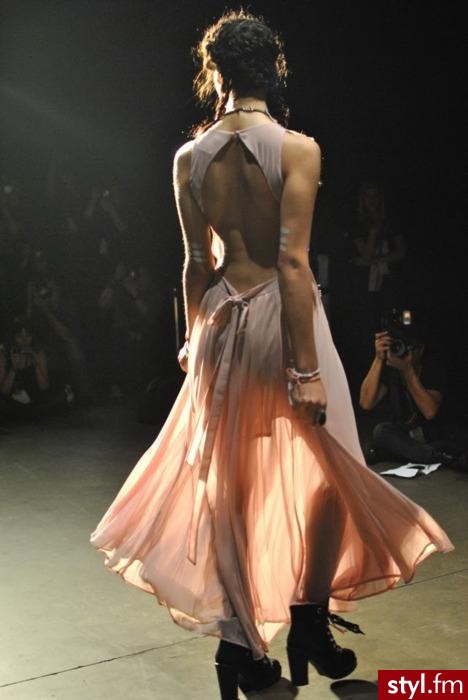 Sukienki Moda