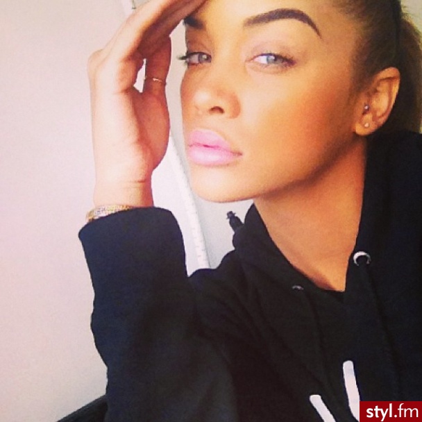 Instagram:  golden_barbie - Dzienne Makijaże