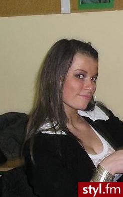 czarna - Średnie Fryzury