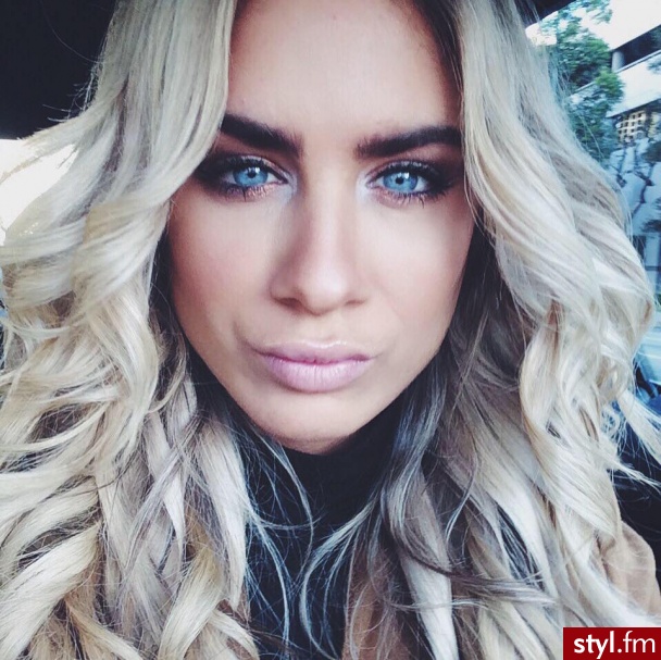 Blond Rozpuszczone Kręcone Na co dzień Średnie Fryzury
