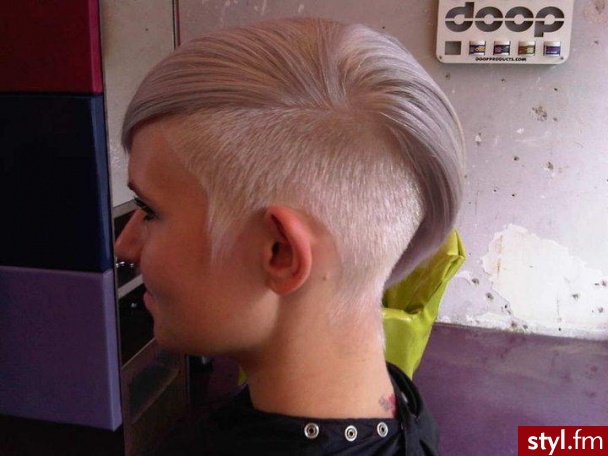 Blond Rozpuszczone Proste Na co dzień Krótkie Fryzury