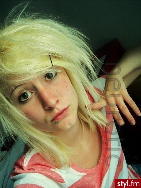 Średnie Fryzury