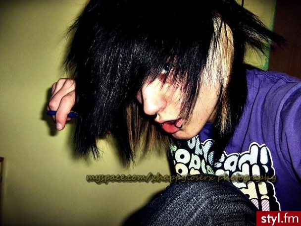 happyloser - EMO Alternatywne Średnie Fryzury
