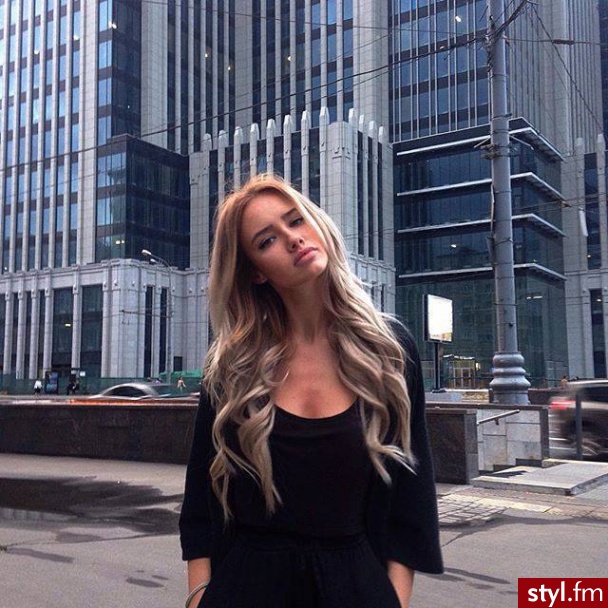 Blond Rozpuszczone Kręcone Na co dzień Długie Fryzury