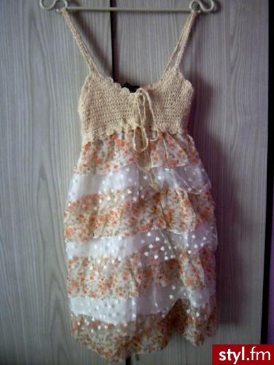Sukienki Moda