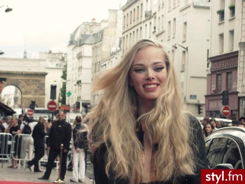 Blond Rozpuszczone Kręcone Na co dzień Długie Fryzury