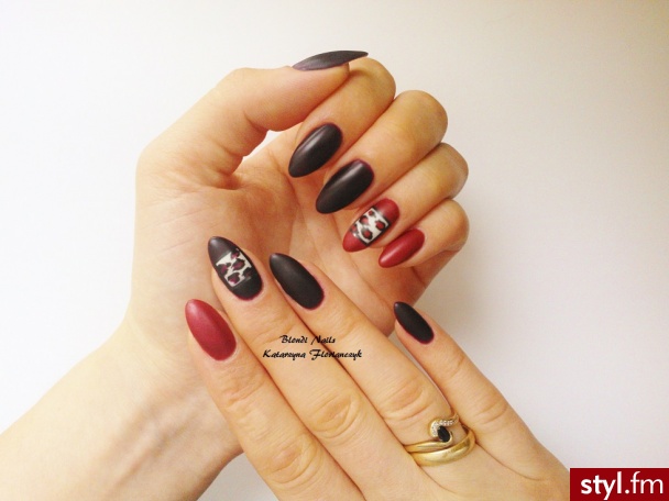 Hybryda na naturalnych - Blondi Nails - Paznokcie