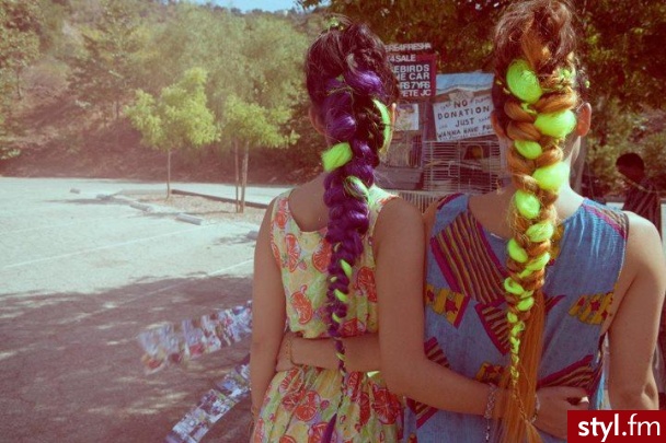 Kolorowe Warkocze Proste Na co dzień Długie Fryzury