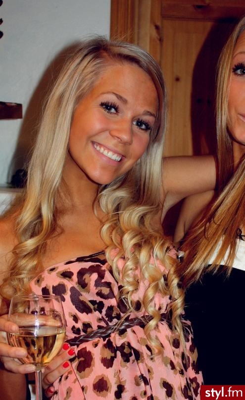 Blond Rozpuszczone Kręcone Na co dzień Długie Fryzury