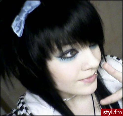 Średnie Fryzury