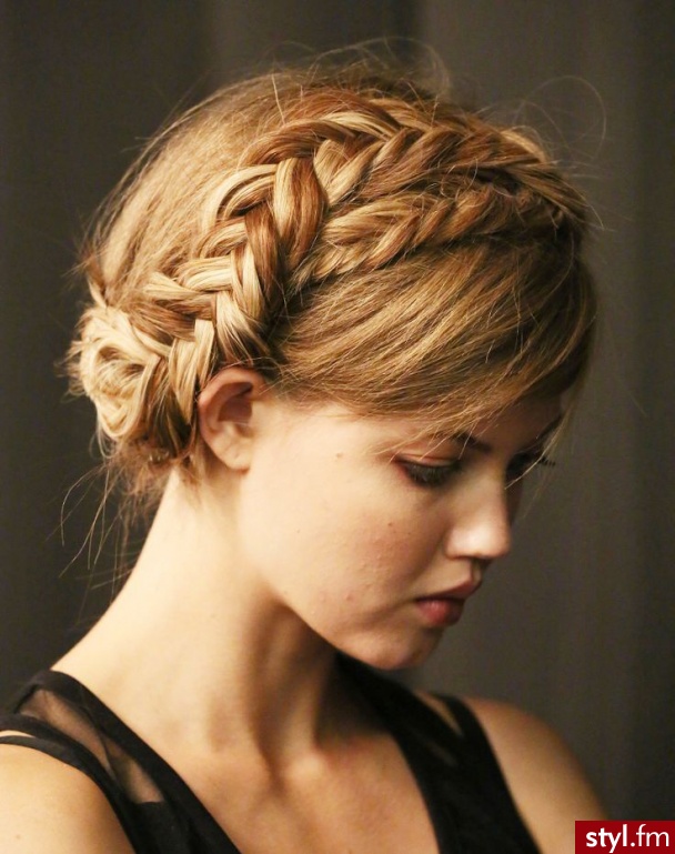 Średnie Fryzury