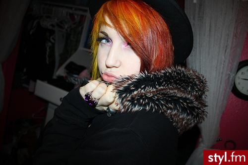 Średnie Fryzury